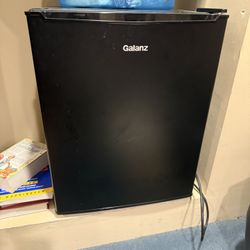 Mini Fridge 