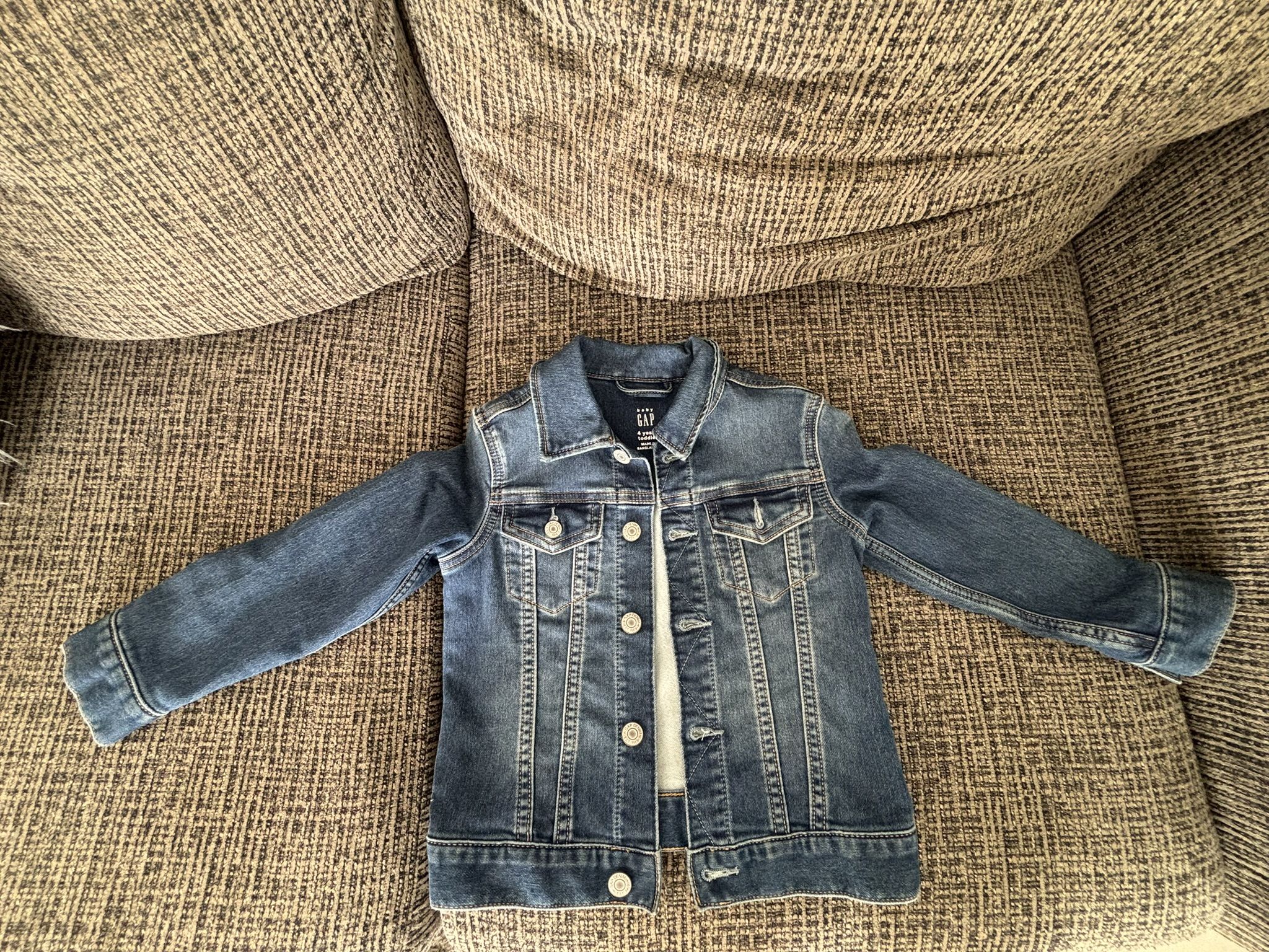 Gap Blue Denim Jean Jacket – Toddler Size 4 (Barely Used)