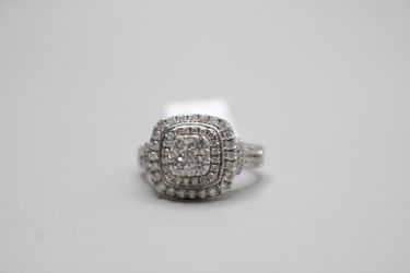 10k White Gold Diamond Cluster Ring (9 & 1/4's)