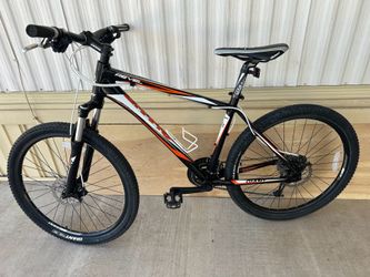 Giant revel mountain bike