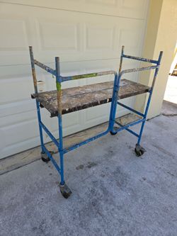 Folding baker scaffold