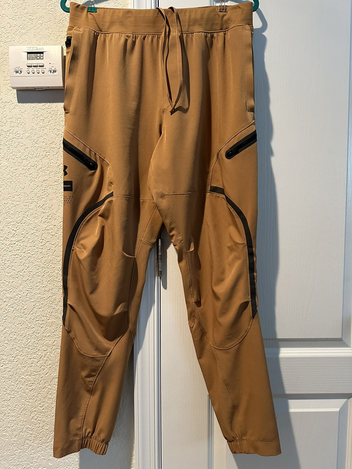 Under Armor Unstoppable Cargo Pants (Size - L)