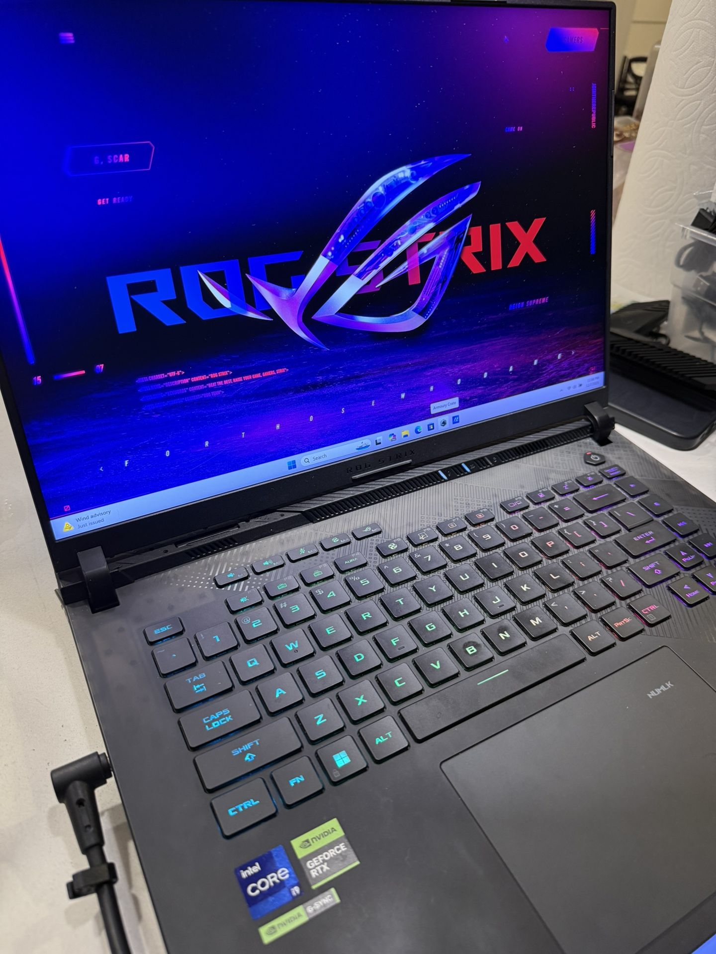 4090 Asus ROG Strix Scar 16 Gaming Laptop — i9-14900HX / RTX 4090 / 32GB / 2TB SSD / 16.3” 2.5K 240Hz