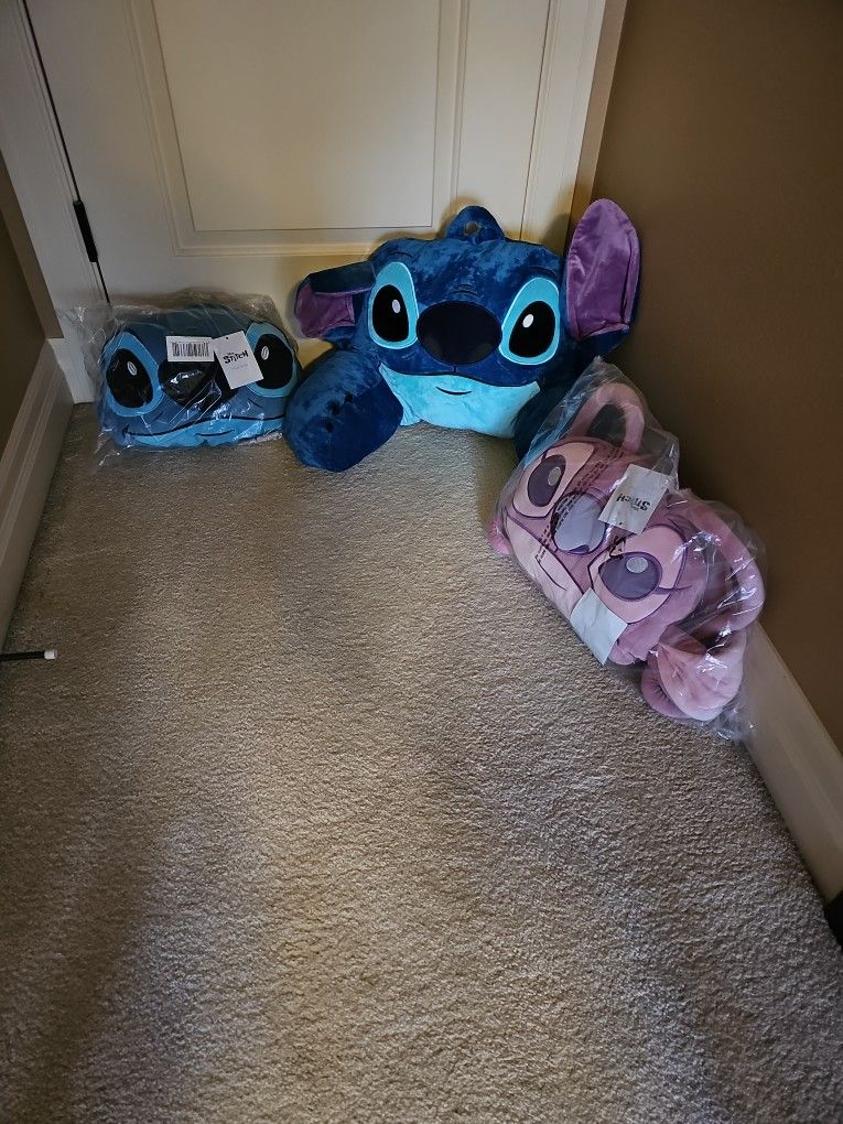 Stitch pillows.