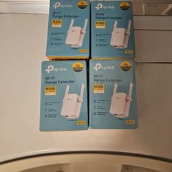 WIFI EXTENDERS 4 Pack NEW