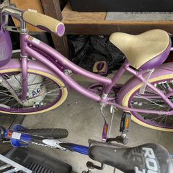 Huffy pink cruiser Bike 