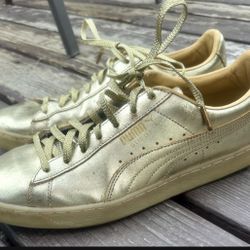 Vintage Gold Puma Shoes