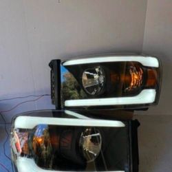 Dodge Ram 2006-2008 Headlights 