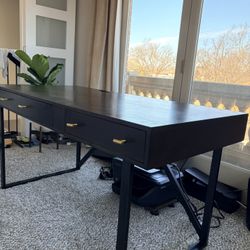LARGE TOP QUALITY DESK