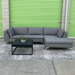*Free Delivery* Gray Modern Sectional Couch Sofa