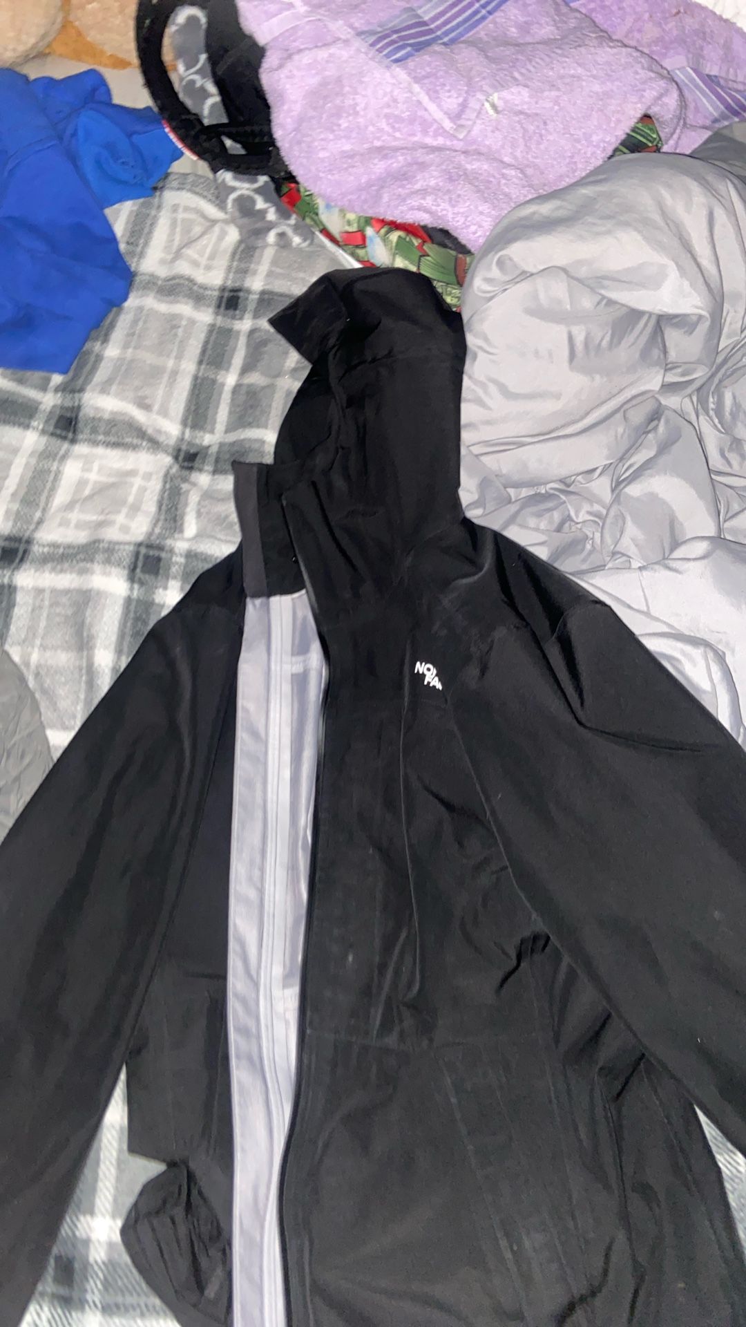 north face windbreaker