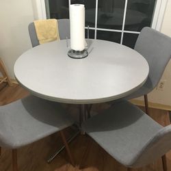 Dinning Table 