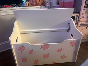 Toy chest