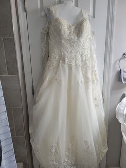 Wedding Dress Size 8 Thumbnail
