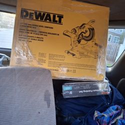 Dewalt Double Bevel Sliding Compound Miter Saw 