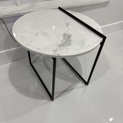 New Beautiful Modern White Marble End Table, diameter: 22.00 height: 19.00,  Was $200 At City Furniture  