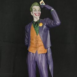 GameStop Exclusive Diamond Select The Joker Statue