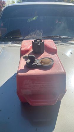 Gas tank  3 gal cap