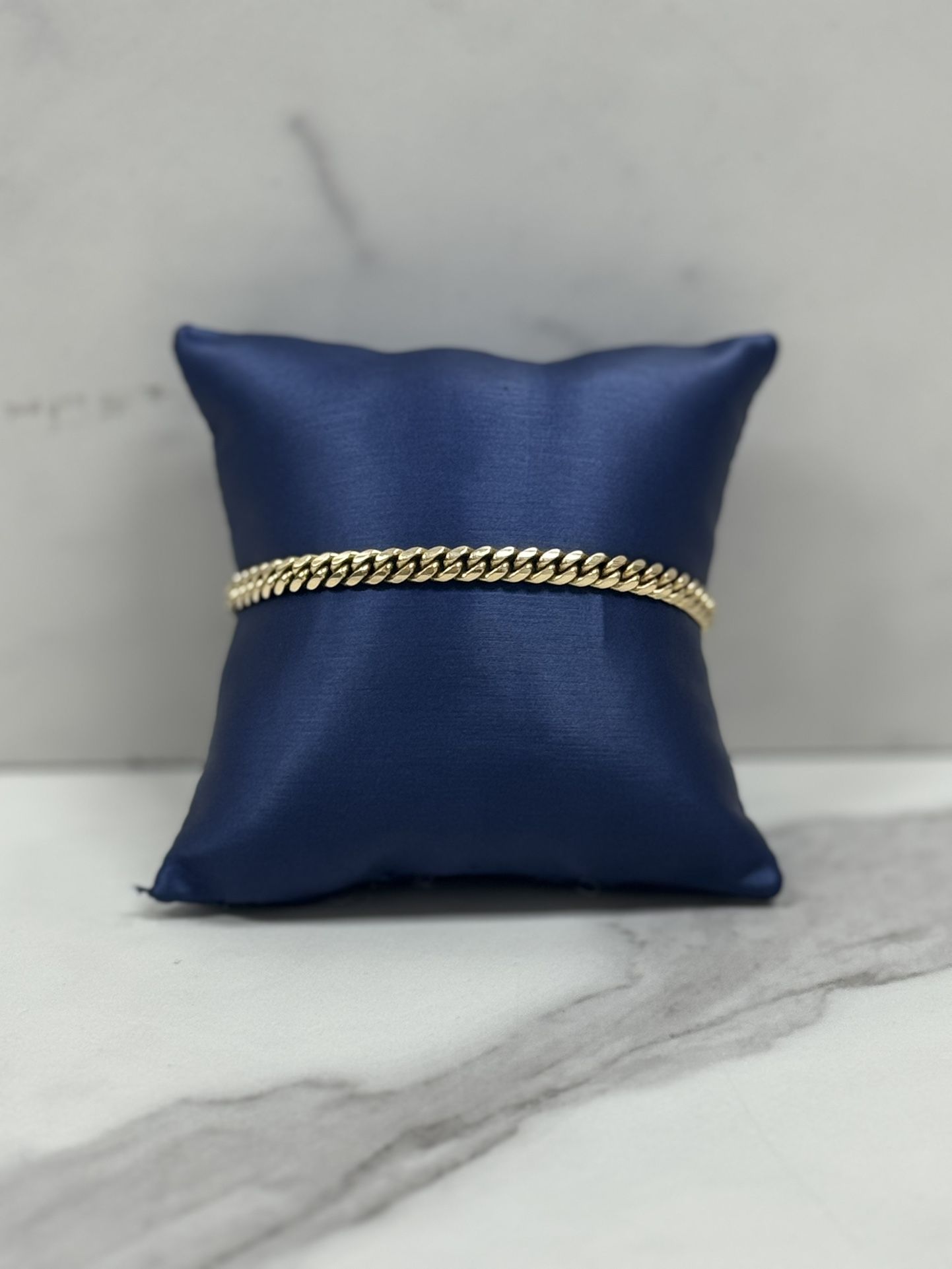 Gold Bracelet 10k / 15.8G / 1499$