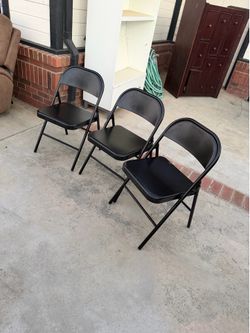 3 foldable chair very good condition