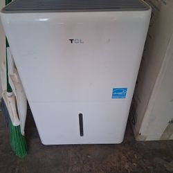 Tcl Dehumidifier 