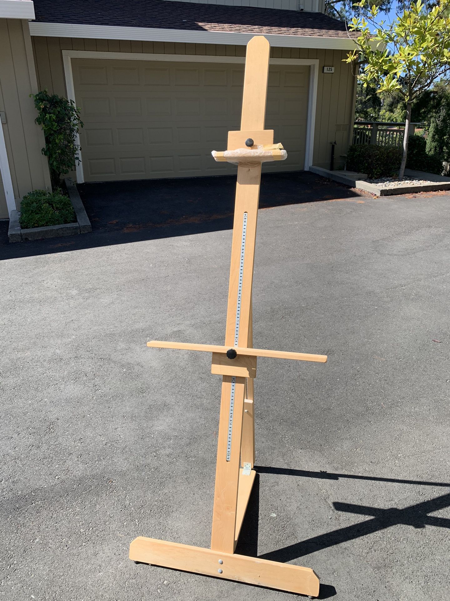 Easle Stand For Art for Sale in El Centro, CA - OfferUp
