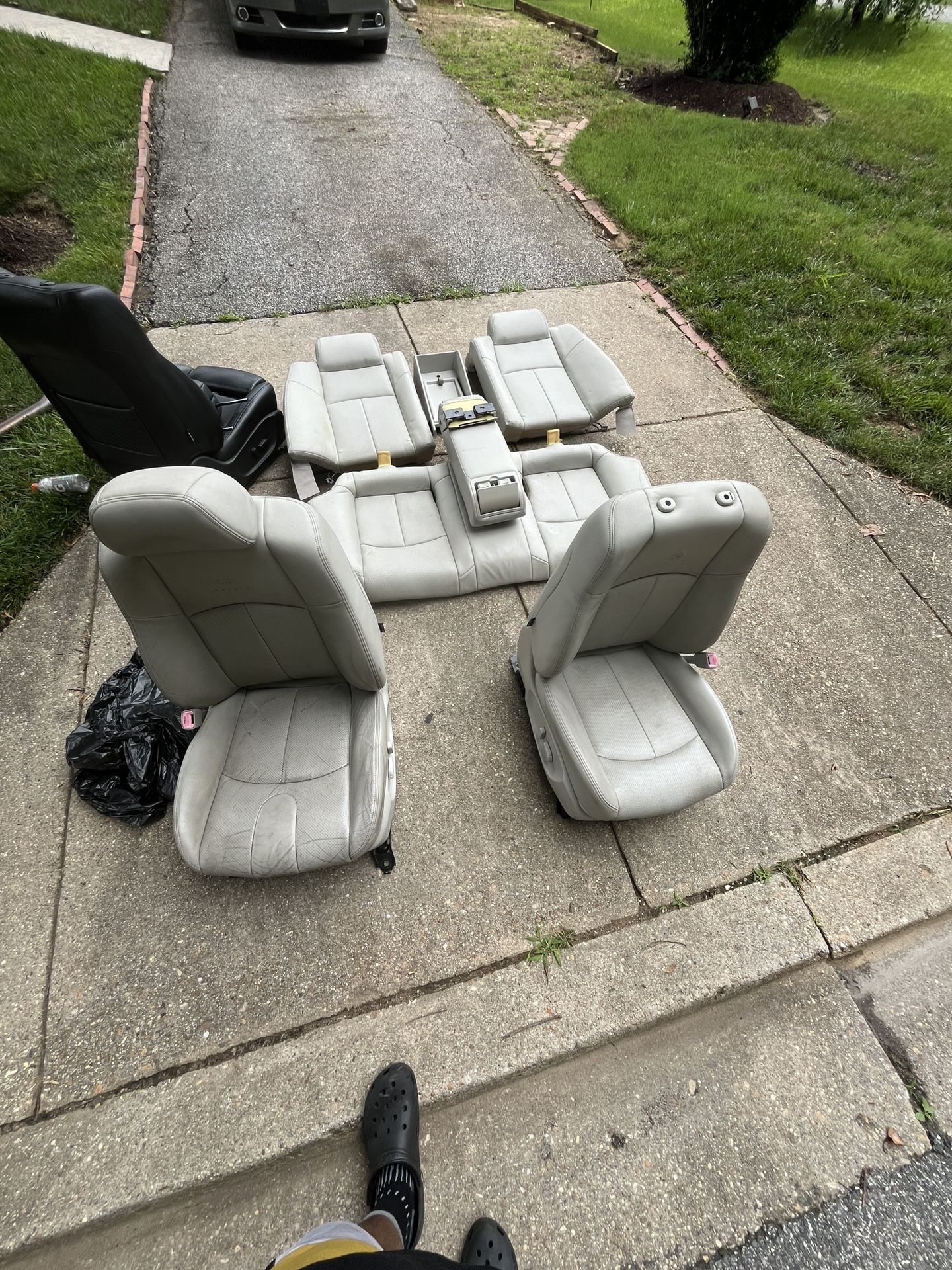 G37/G35 Sedan Front & Rear Seats