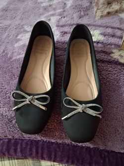Bow tie flats
