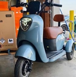 🛵 New Electric Scooter – Laddie Beagle Model 126 (Brand New in Box)