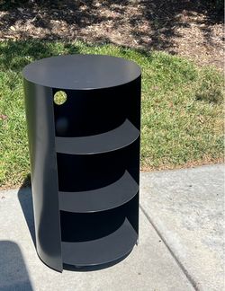 Hem Pedestal side table