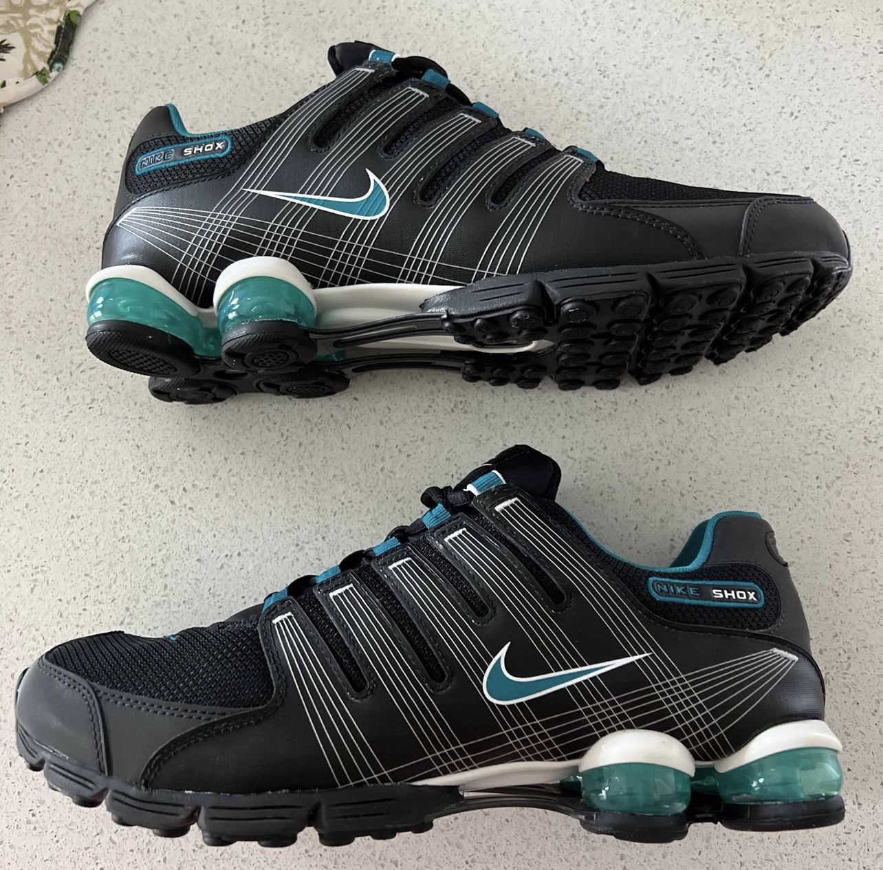 Nike SHOX NZ 2.0 “Black Green”, Men’s Vintage pair NEW Size 11.5