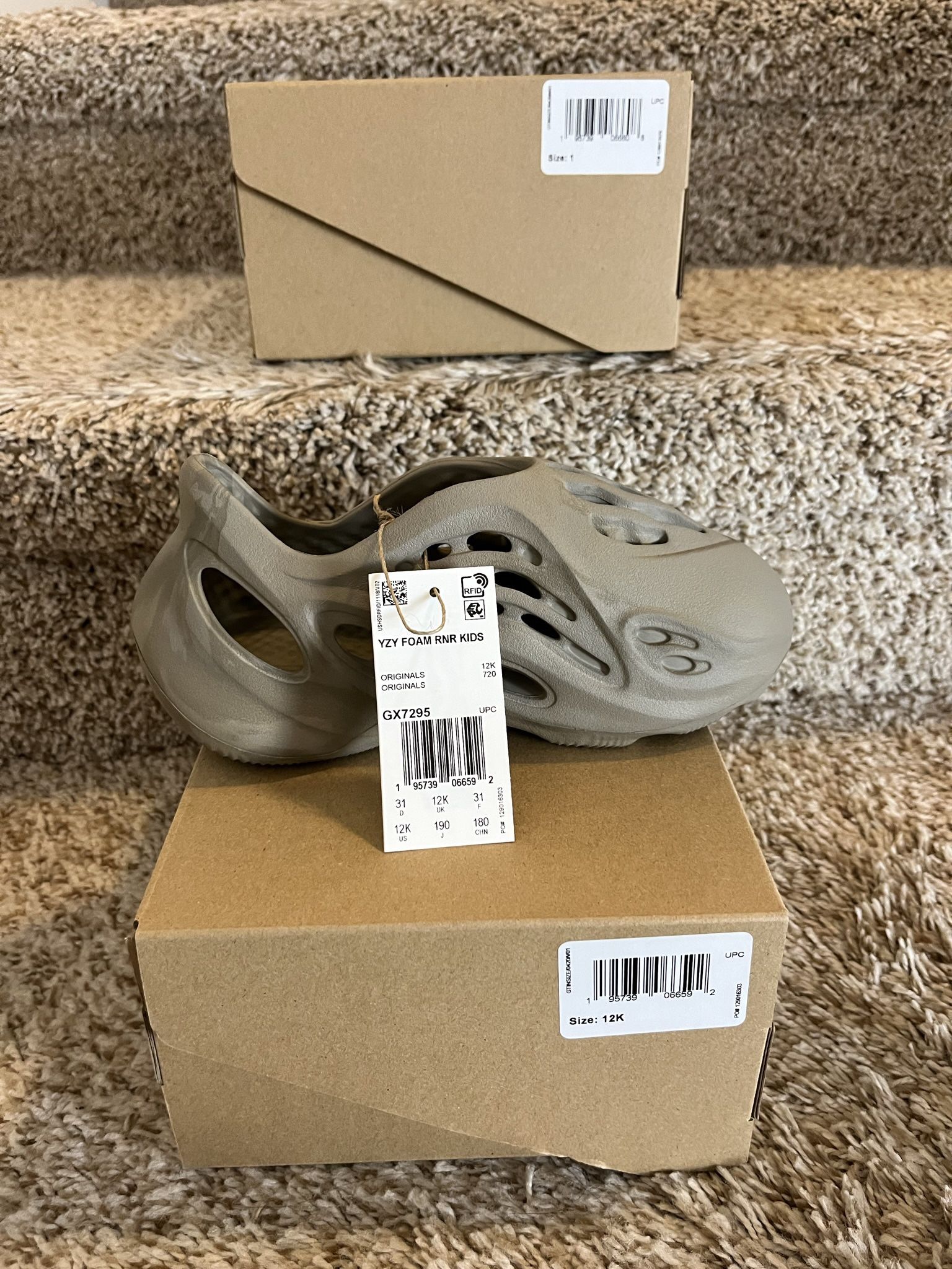 DS Yeezy Foam Runner Stone Sage PS Sz12K Fit In Sz11.5K