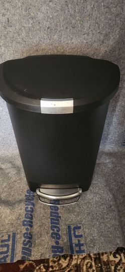 Step On 13 Gallon Trash Can