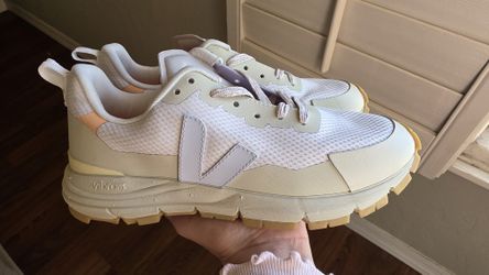 Veja Shoes Women's Size 5. 