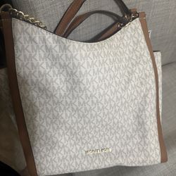 Mk purse 