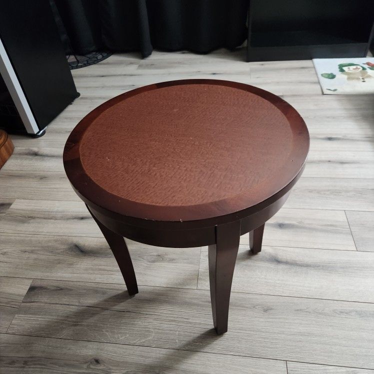 Round End Table