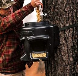Hunting Deer Feeder 50lbs capacity
