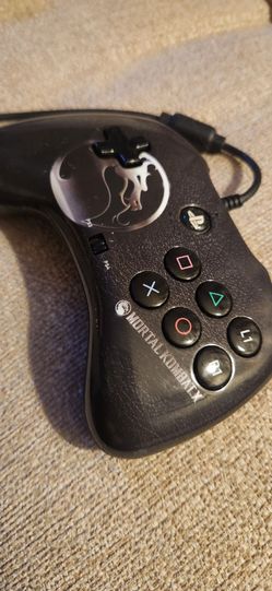 PS4 MK X fighting games pad.