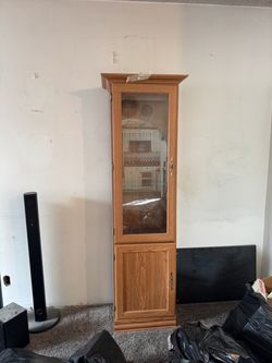 Curio cabinet $60