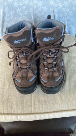 DENALI.  Boots. Size. 8.5