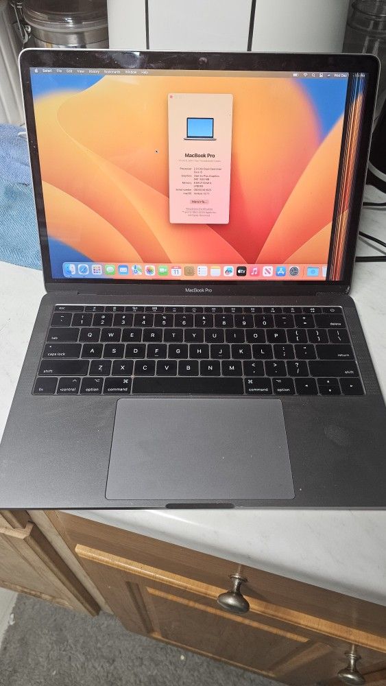 2017 MacBook Pro I5, 8gb, 256gb