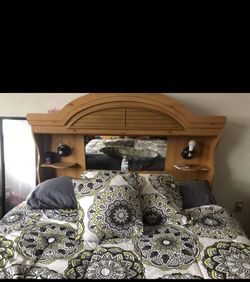 5 Piece Queen size Bedroom set (Non Smoking Home)