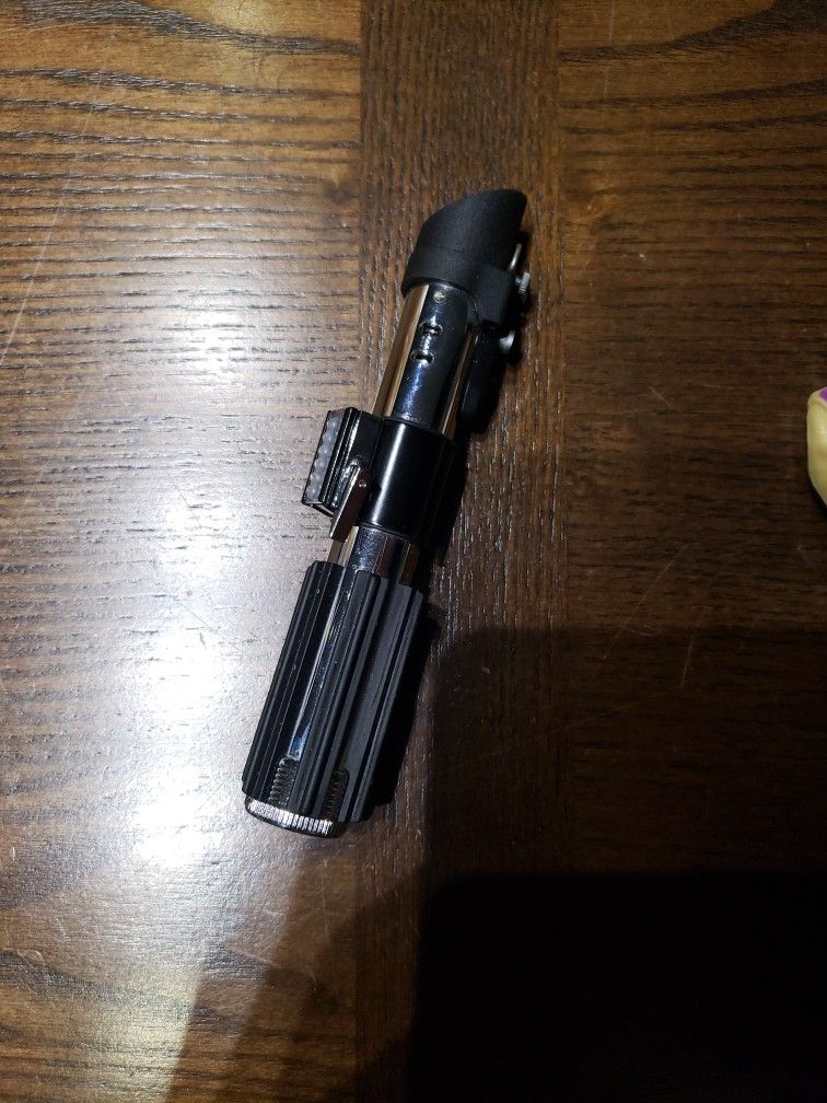 Master Replicas 2004 Darth Vader Lightsaber & Mace Windu Pen