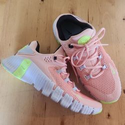 Nike women's size 9 - Worn ONE HOUR $25