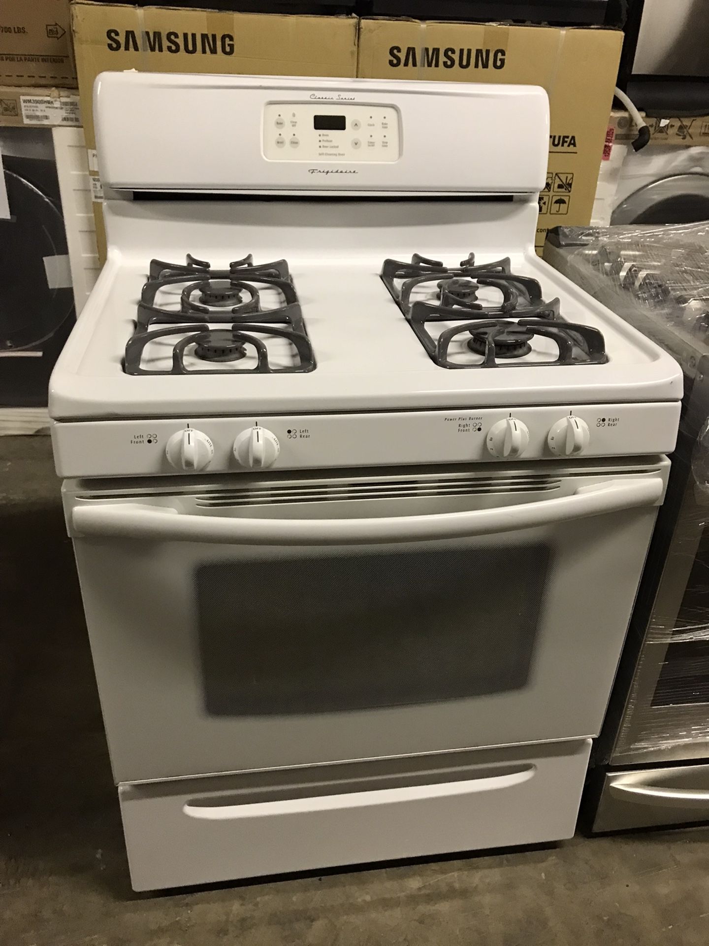 FRIGIDAIRE GAS STOVE 