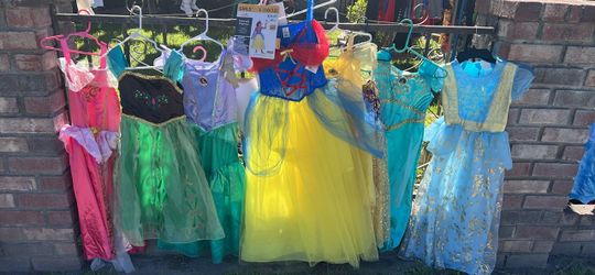 Halloween 🎃 costumes Not free
