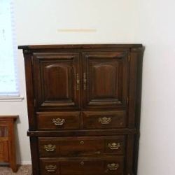 Vintage Dresser / Chest of Drawers