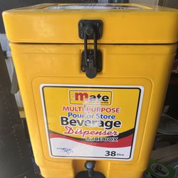 10 Gallon Cooler Or Beverage Dispenser 