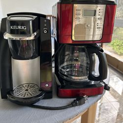 TWO COFFEE POTS KEURIG ONE CUP AND MR COFFEE