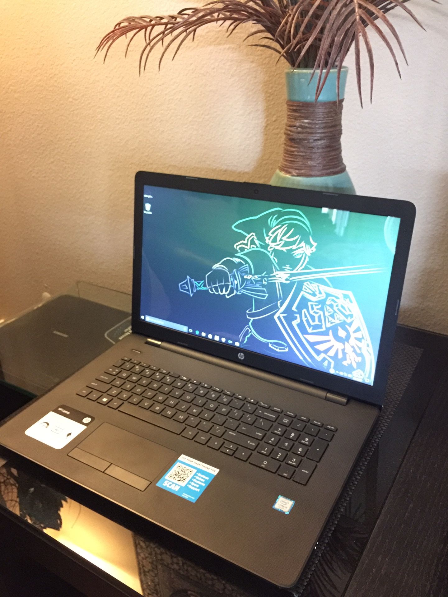 2019 HP laptop 17.3” screen intel i5@7th gen 8gb DDR4 1TB hard drive windows 10